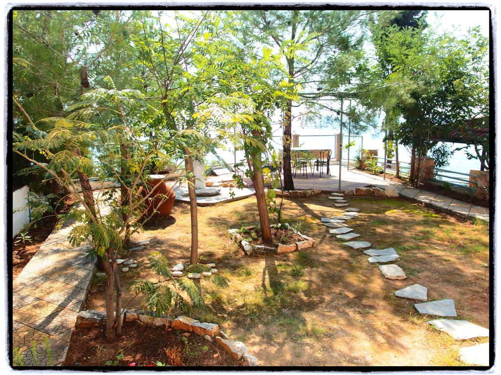 Studios Thanasis 리메나리아 외부 사진